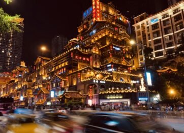 Alasan Chongqing China Wajib Masuk Bucket List Liburan, Jembatan Ikonik Hingga Oleh-Oleh Khas!